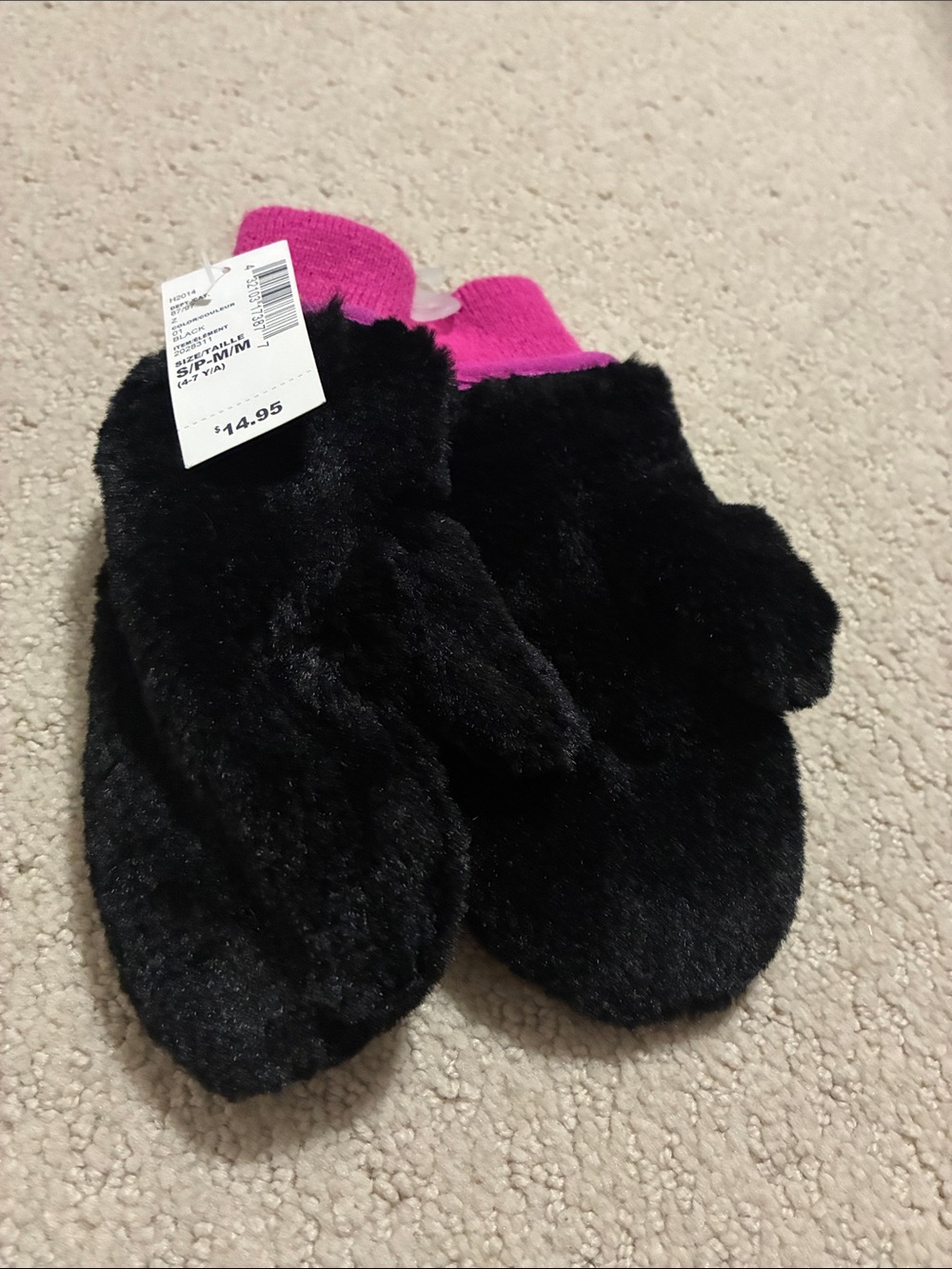 NWT The Children’s Place Girls Black Faux Fur Pink Cuff Mittens S/M (4-7 Y)👵MT